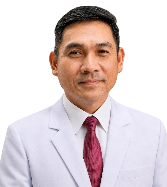 นายแพทย์วรวุฒิ โฆวัชรกุล ผู้อำนวยการโรงพยาบาลสันทราย