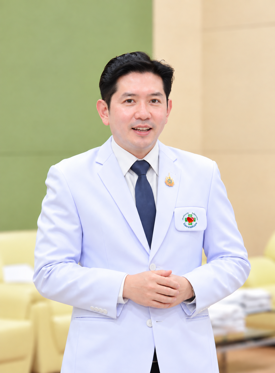 นายแพทย์ บารมี บุญเลิศ ผู้อำนวยการโรงพยาบาลสันทราย